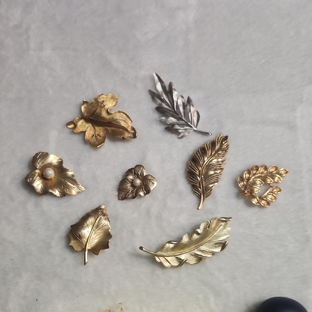Vintage Mixed Leaf Brooch Lot (8pc) Crown Trifari Napier BSK Sarah